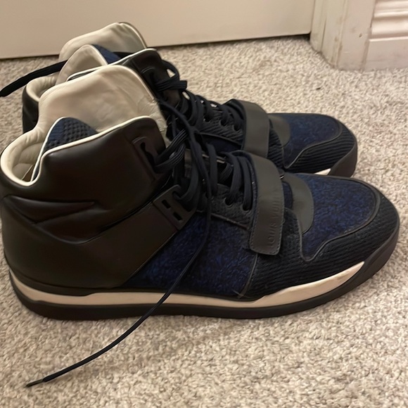 Men’s pre loved Louis Vuitton sneakers in Navy blue and black Damier. - Picture 2 of 10